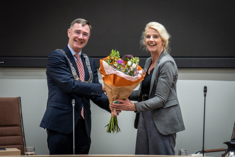 Burgemeester Leo Pieter Stoel en Janny Hofman
